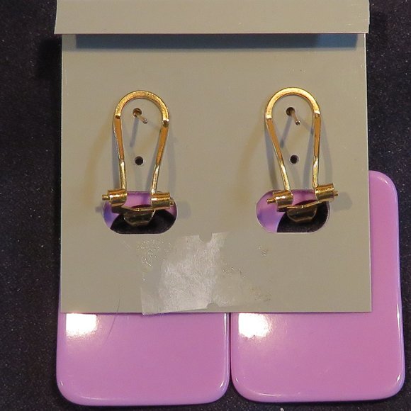 Retro Style Pierced OR Clip-on Plastic Earrings (548) - Picture 4 of 4